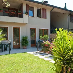 Casa Facchinetti Yellow , Malcesine Italien