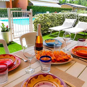 Nuova Casa Al Con Piscina , Desenzano del Garda Italien